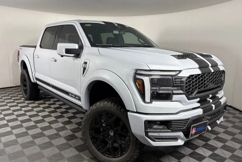 2025 Ford F-150 Lariat photo 1
