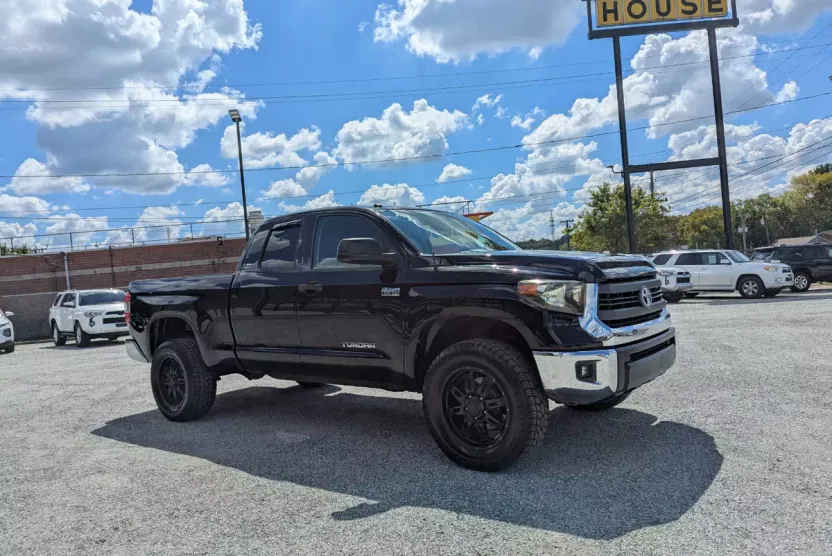 2014 Toyota Tundra SR5 Double Cab photo 1