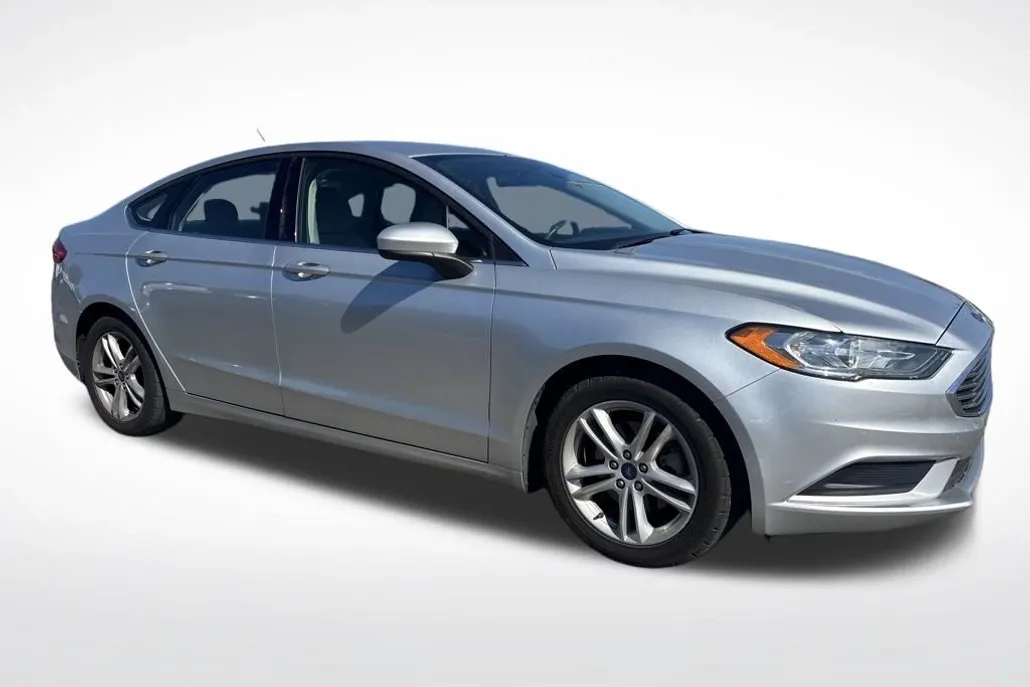 2018 Ford Fusion SE photo 1