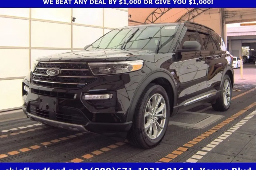 2024 Ford Explorer XLT photo 1