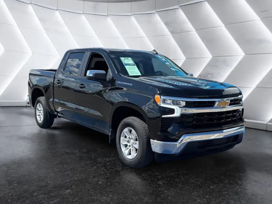 2024 Chevrolet Silverado 1500 LT photo 1