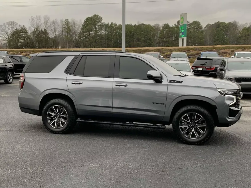 2022 Chevrolet Tahoe Z71 photo 2