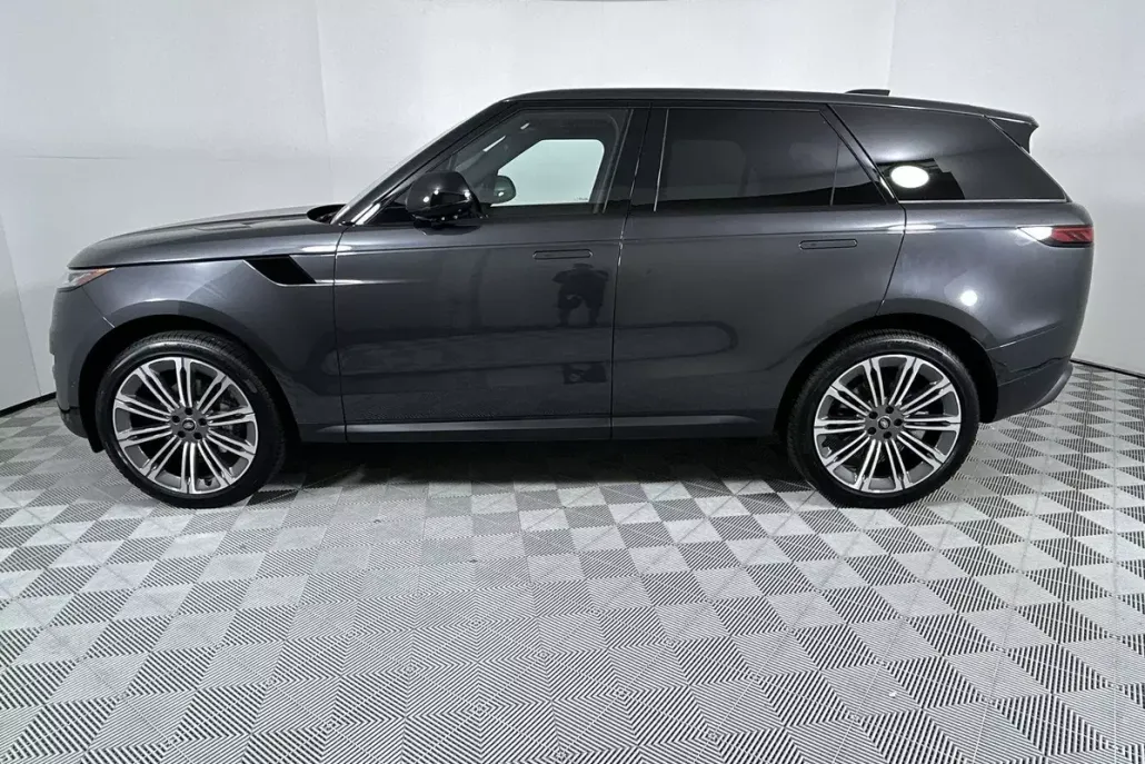 2025 Land Rover Range Rover Sport SE photo 1
