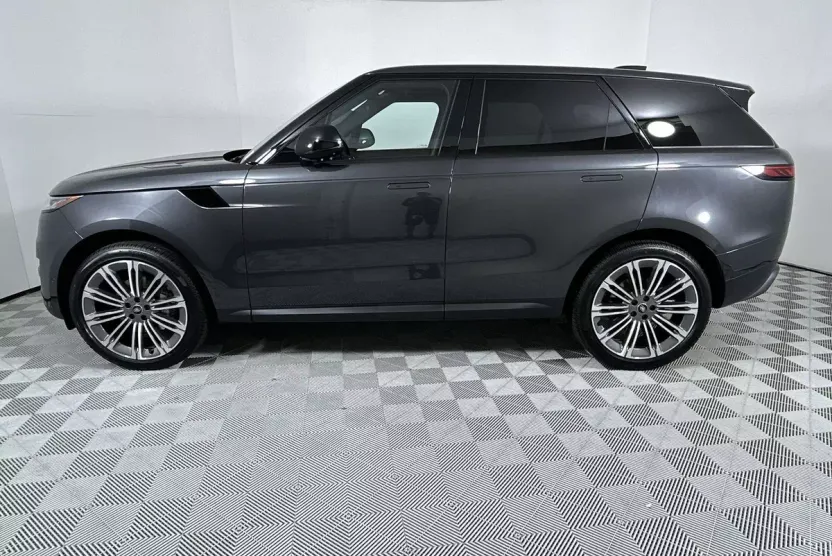 2025 Land Rover Range Rover Sport SE photo 1