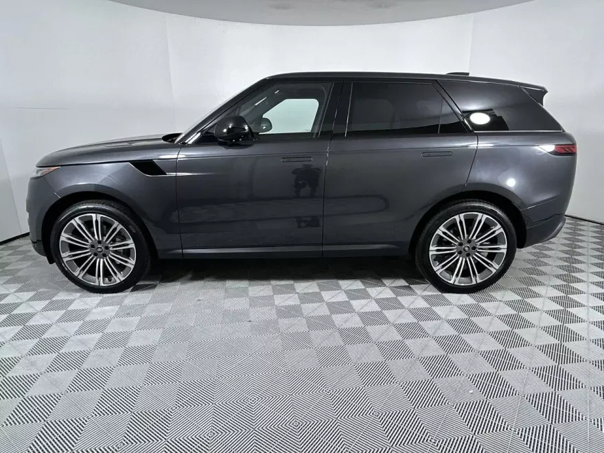 2025 Land Rover Range Rover Sport SE photo 1
