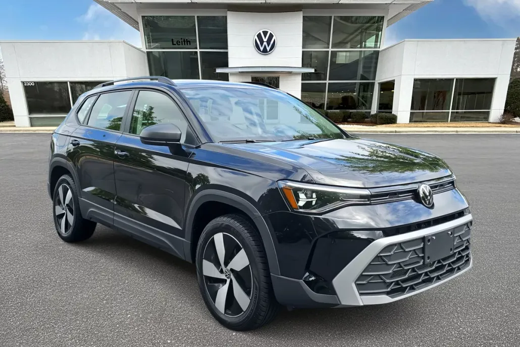 2025 Volkswagen Taos S photo 1