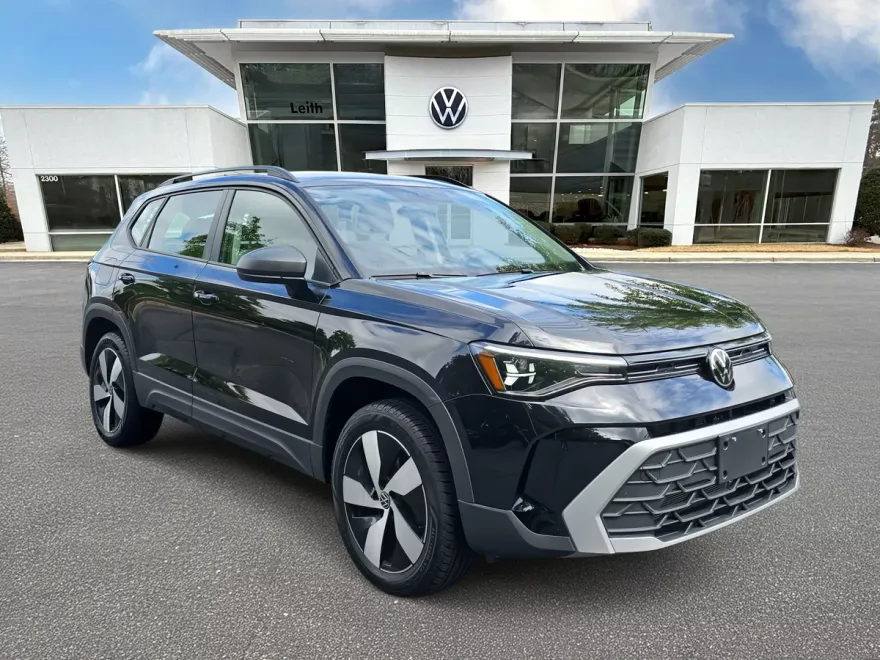2025 Volkswagen Taos S photo 1