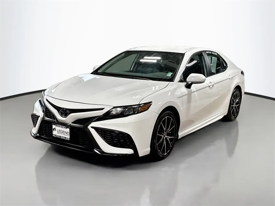 2024 Toyota Camry SE photo 1