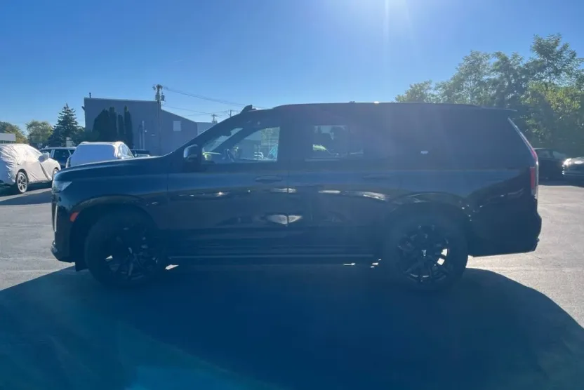 2023 Cadillac Escalade Sport photo 1