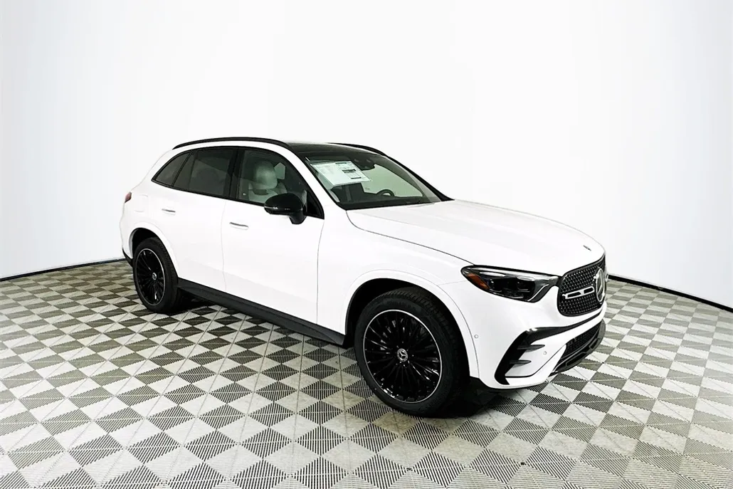 2025 Mercedes Benz GLC 300 photo 1