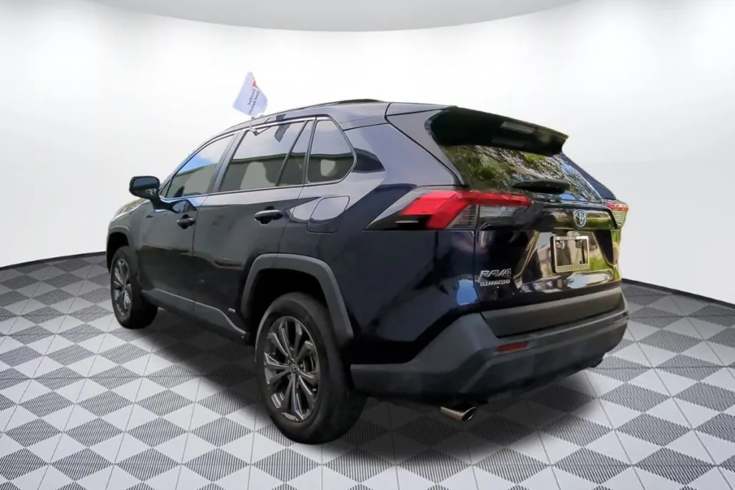 2022 Toyota RAV4 Hybrid XLE Premium photo 1