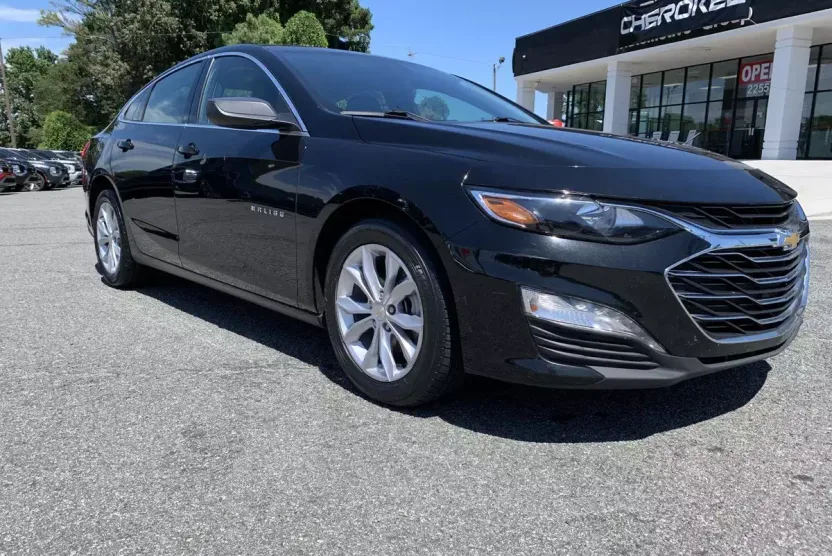 2023 Chevrolet Malibu 1LT photo 1