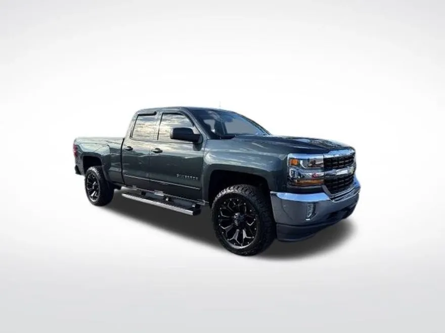 2017 Chevrolet Silverado 1500 photo 1