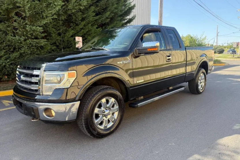2013 Ford F-150 Lariat photo 1