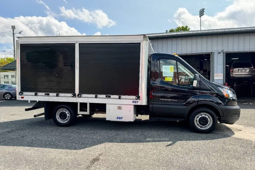 2022 Ford Transit Chassis photo 1