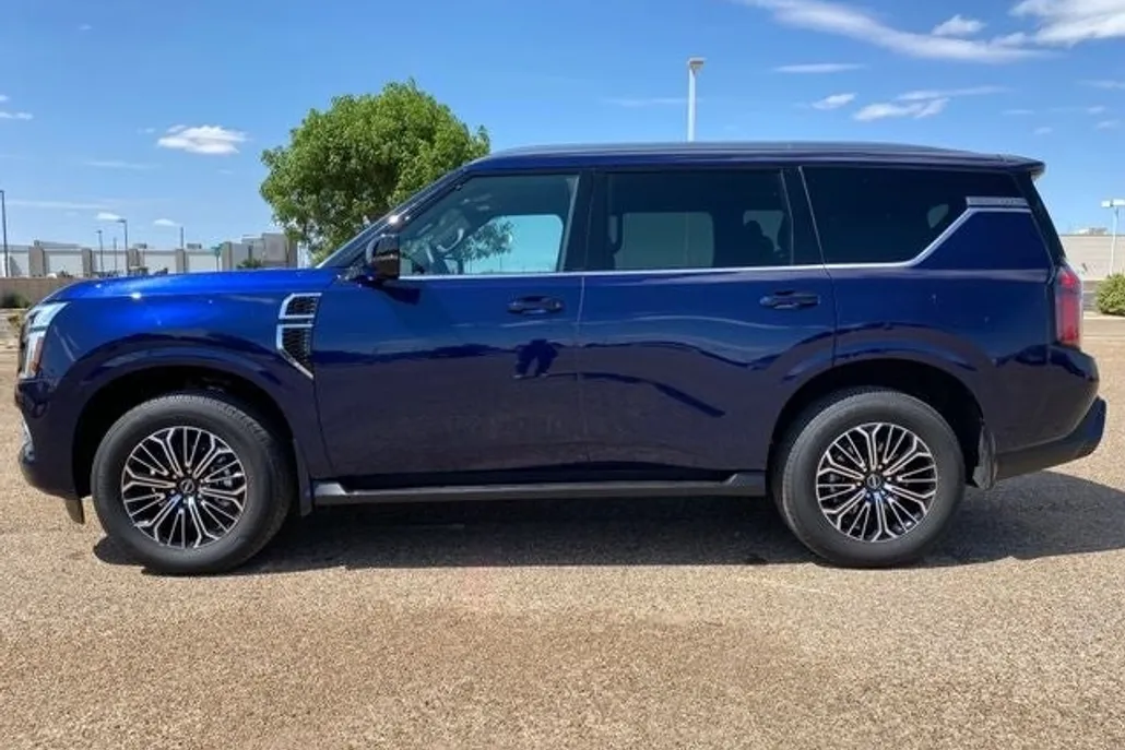 2025 Nissan Armada SL photo 1