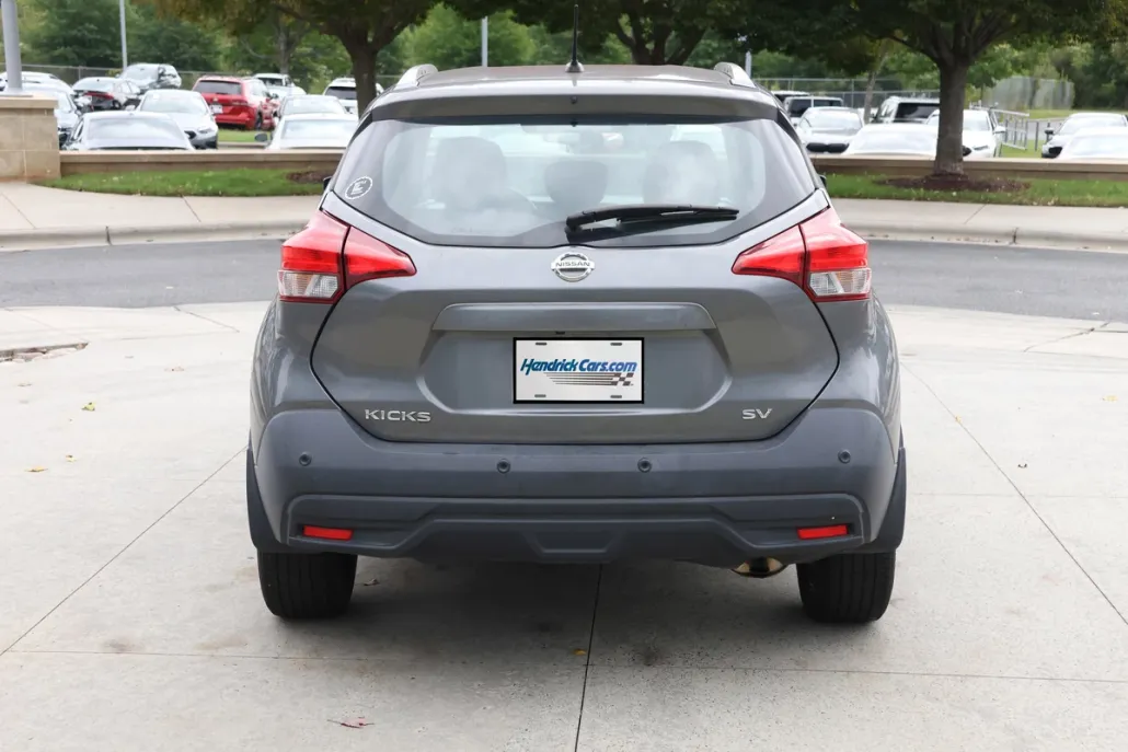 2020 Nissan Kicks SV photo 1