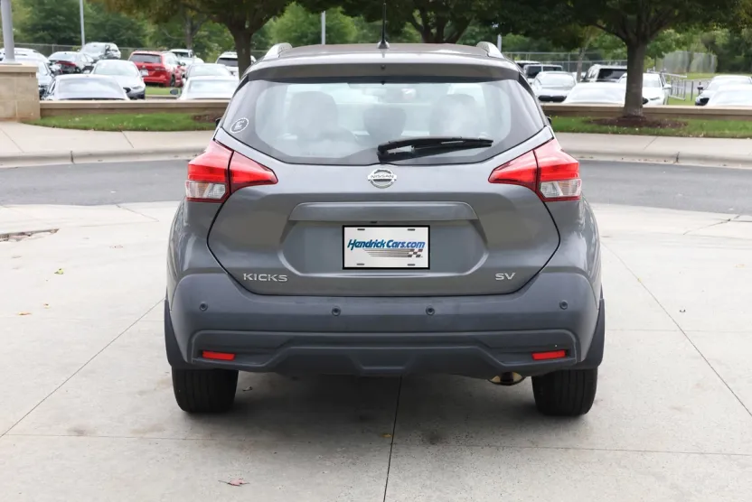 2020 Nissan Kicks SV photo 1