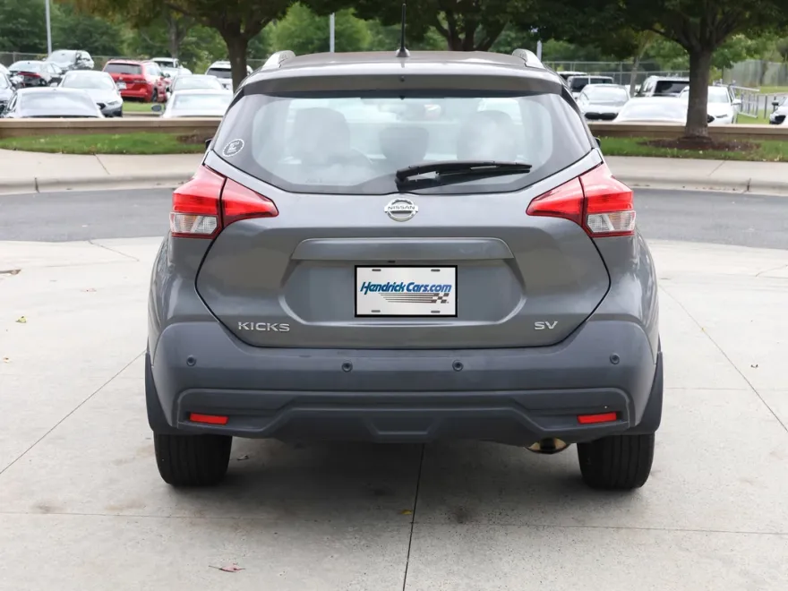 2020 Nissan Kicks SV photo 1