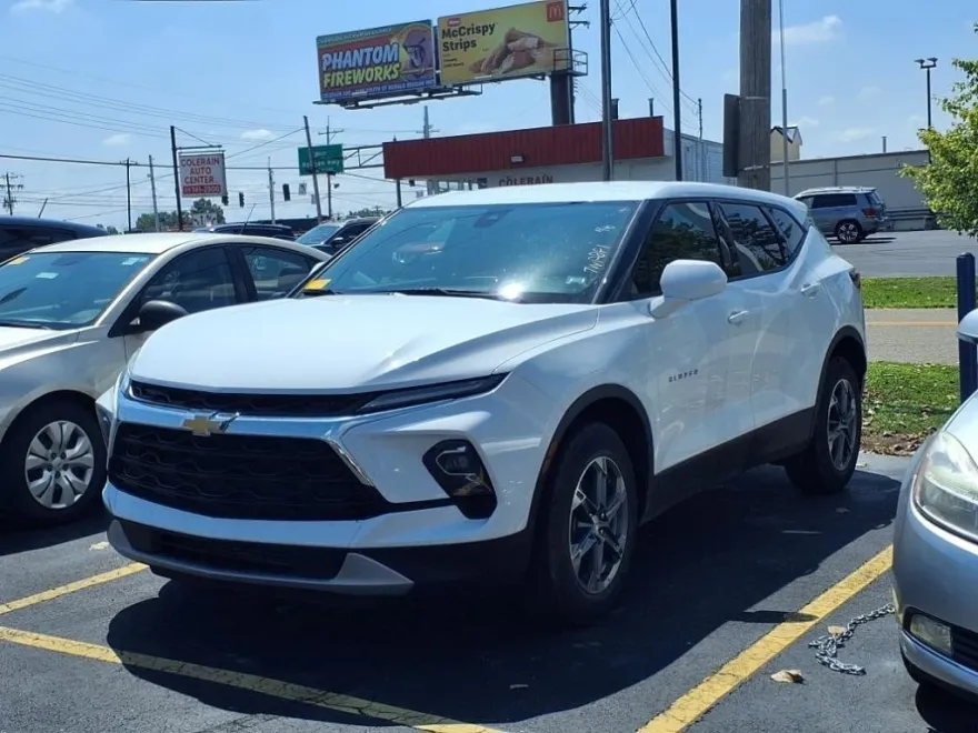 2025 Chevrolet Blazer 2LT photo 1