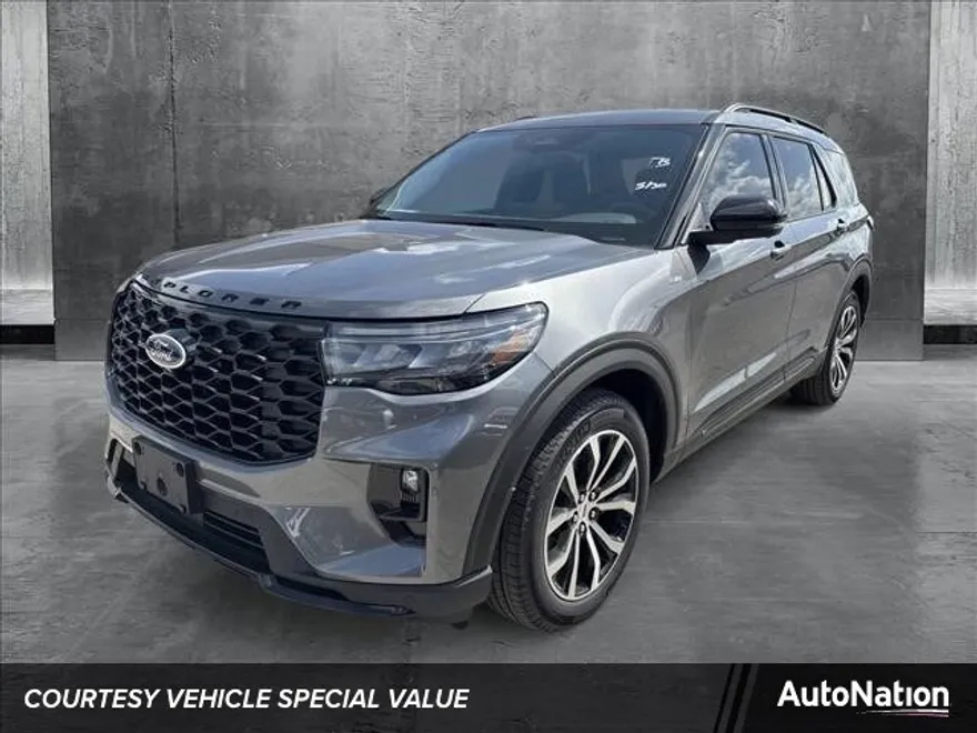 2025 Ford Explorer ST-Line photo 1