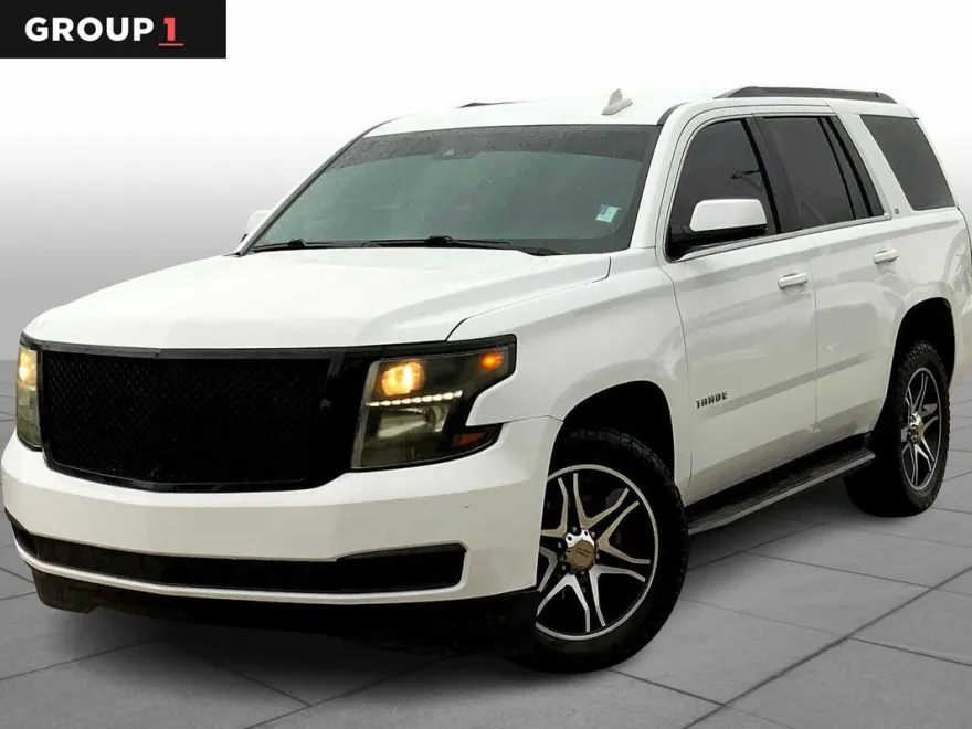 2017 Chevrolet Tahoe LT photo 1