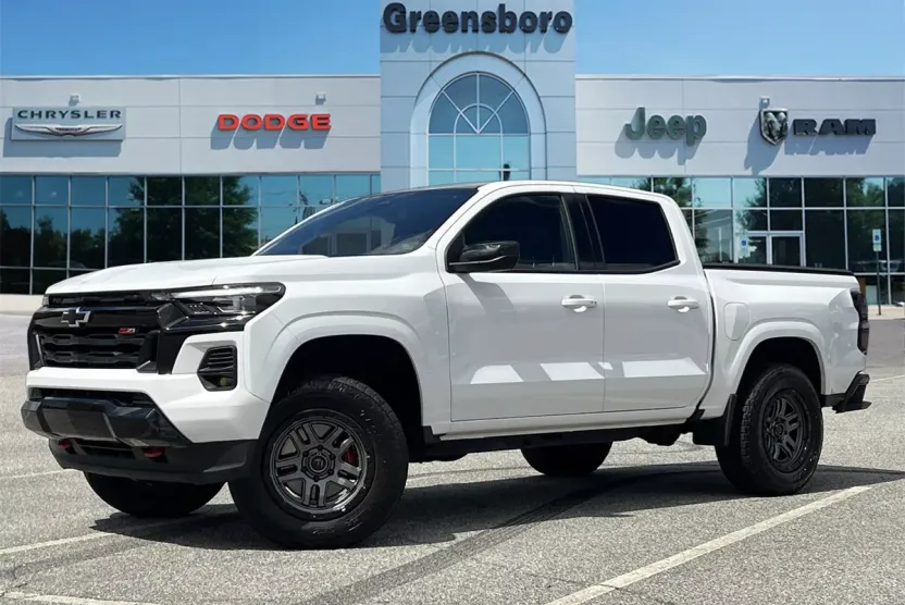 2023 Chevrolet Colorado Z71 photo 1