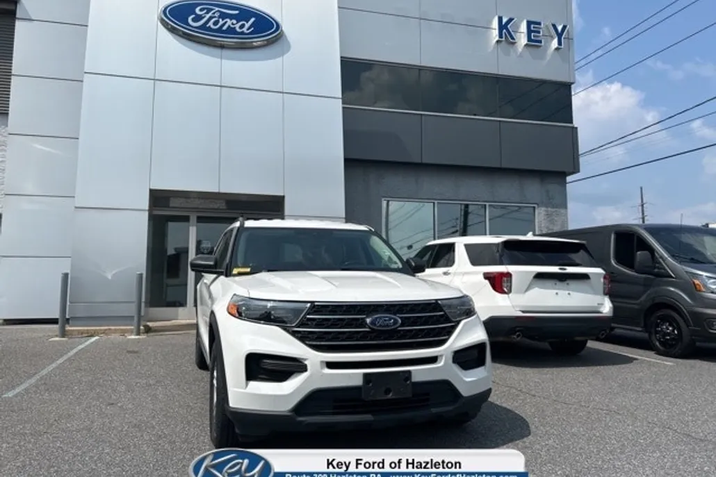 2022 Ford Explorer XLT photo 1