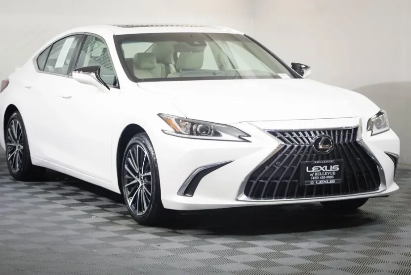 2024 Lexus ES 300h Premium photo 1
