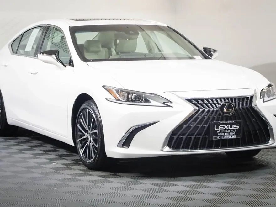 2024 Lexus ES 300h Premium photo 1