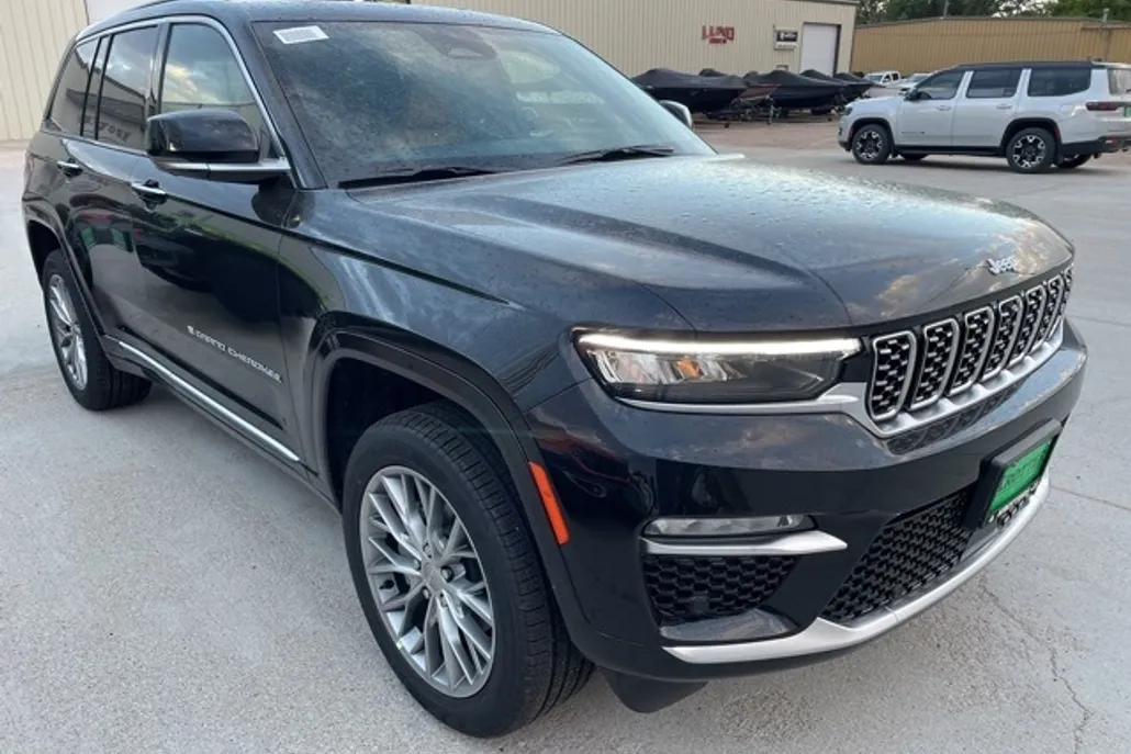2025 Jeep Grand Cherokee Summit photo 1