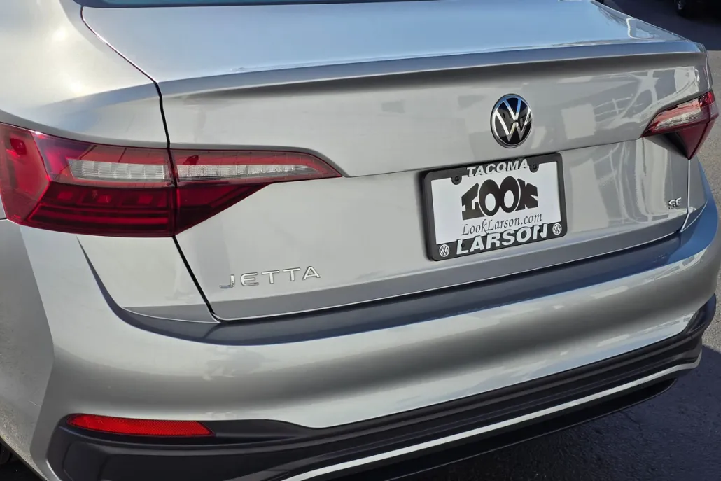 2024 Volkswagen Jetta SE photo 1