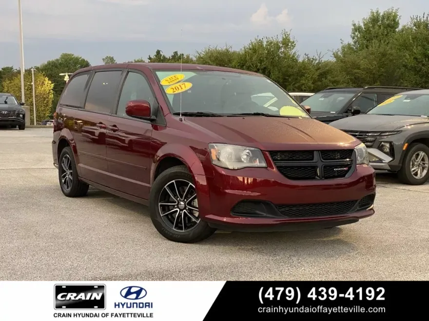 2017 Dodge Grand Caravan SE photo 1