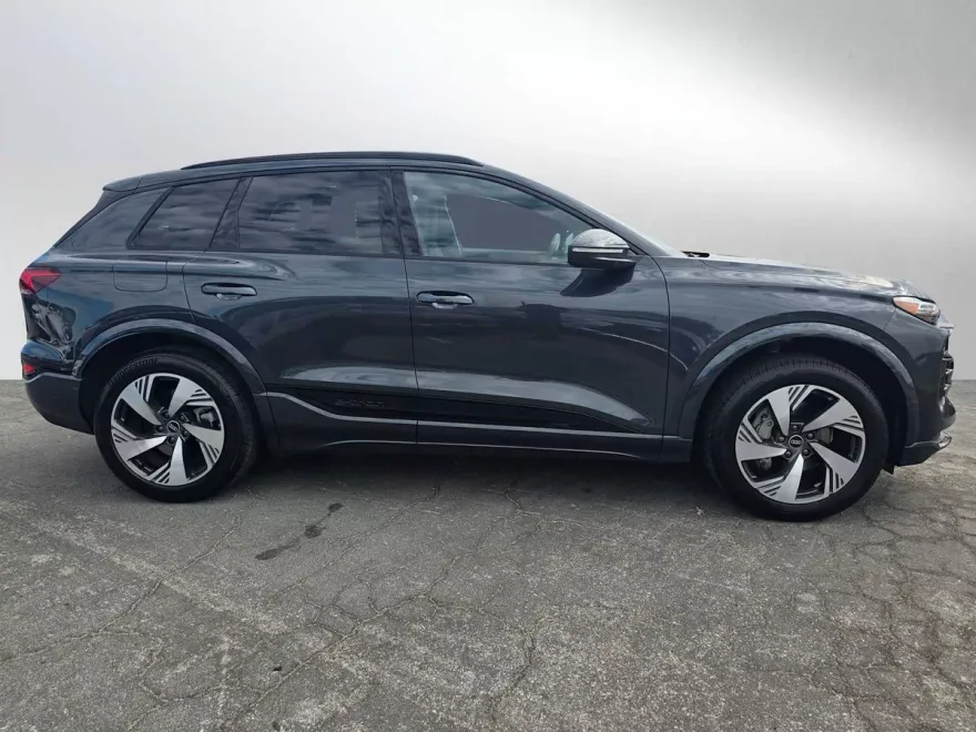 2025 Audi Q6 E-tron Premium Plus photo 1