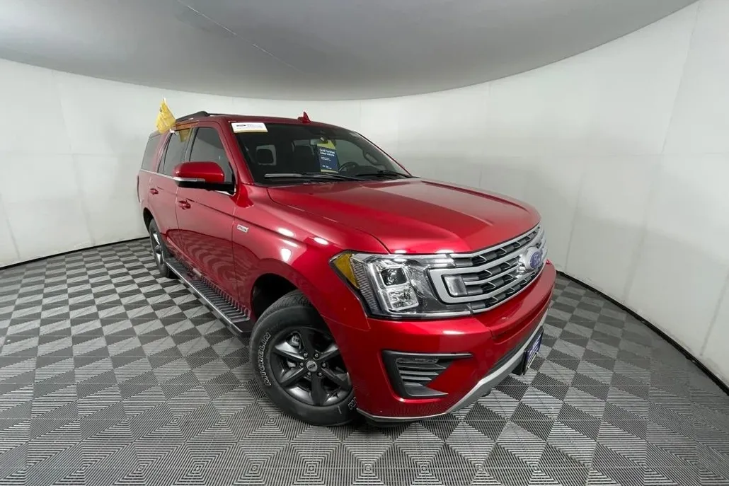 2021 Ford Expedition XLT photo 1