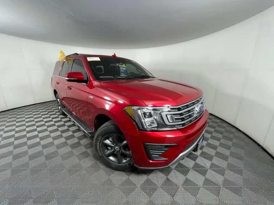 2021 Ford Expedition XLT photo 1