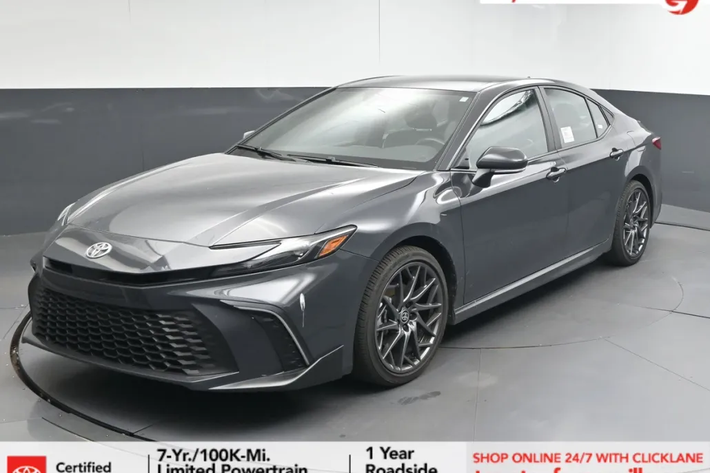 2025 Toyota Camry SE photo 1