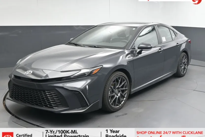 2025 Toyota Camry SE photo 1