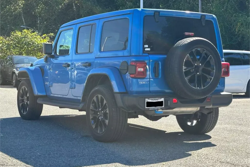 2023 Jeep Wrangler 4xe Sahara Sport photo 1