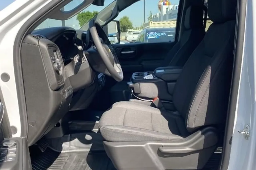2025 Chevrolet Silverado 2500HD Work Truck photo 1