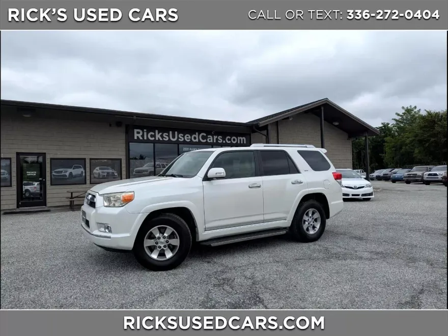 2011 Toyota 4Runner SR5 photo 1