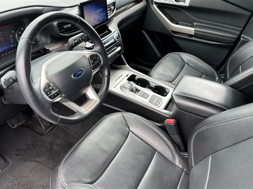 2023 Ford Explorer Limited photo 1
