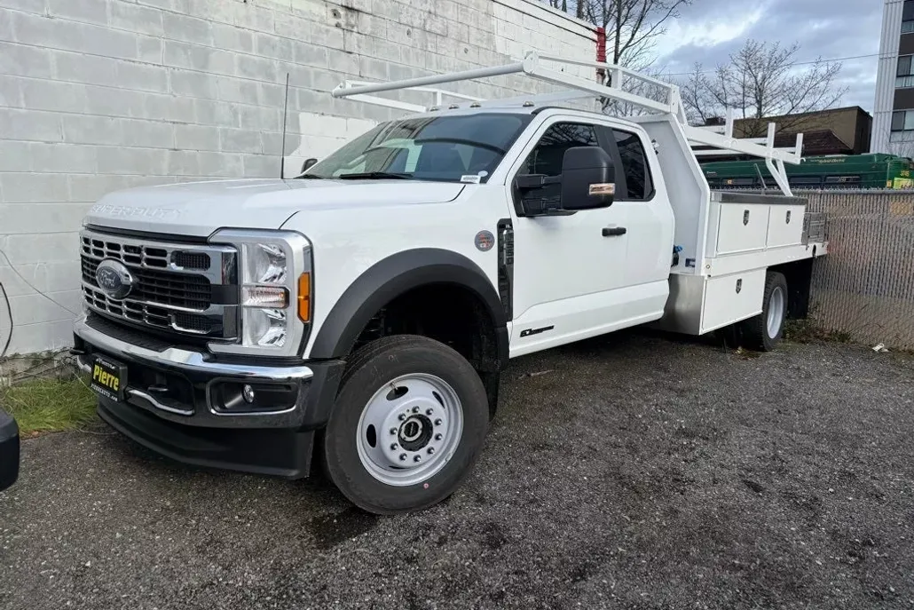 2024 Ford F-550 photo 1