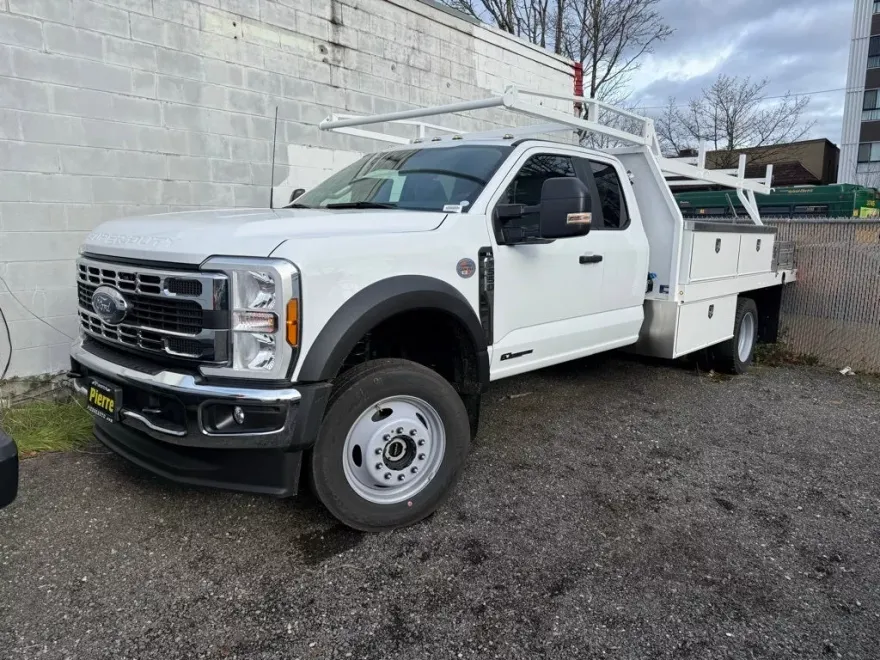 2024 Ford F-550 photo 1