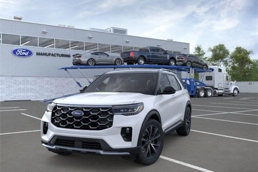 2025 Ford Explorer Platinum photo 1