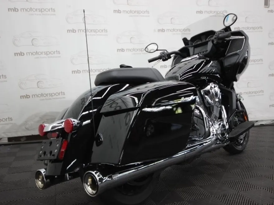 2023 Indian Motorcycle Indian Challenger Standard photo 1