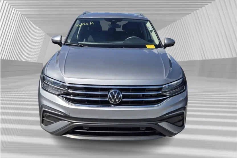 2024 Volkswagen Tiguan SE Wolfsburg Edition photo 1