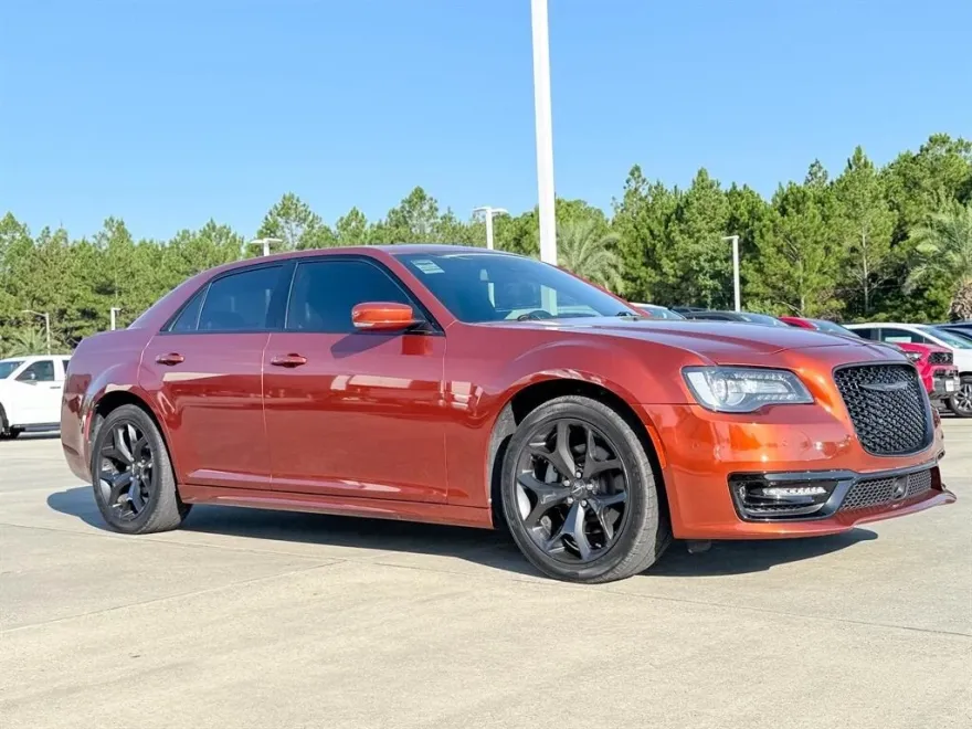 2021 Chrysler 300 S photo 1