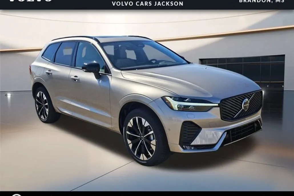 2026 Volvo XC60 B5 Plus photo 1