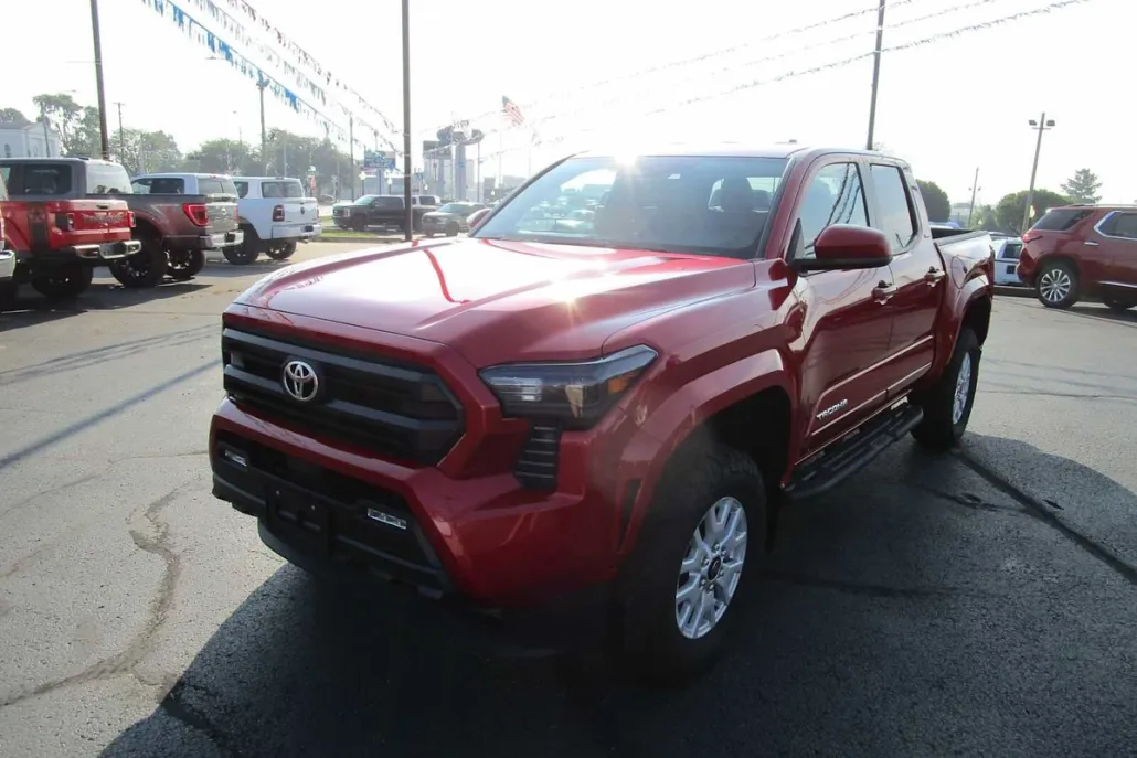2024 Toyota Tacoma SR5 photo 1